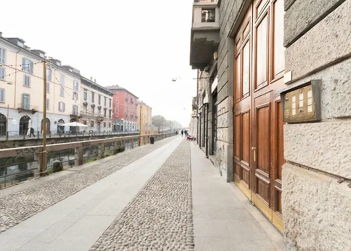 Alzaia 54 Navigli * Milán