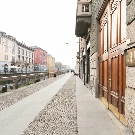 Alzaia 54 Navigli * Mediolan
